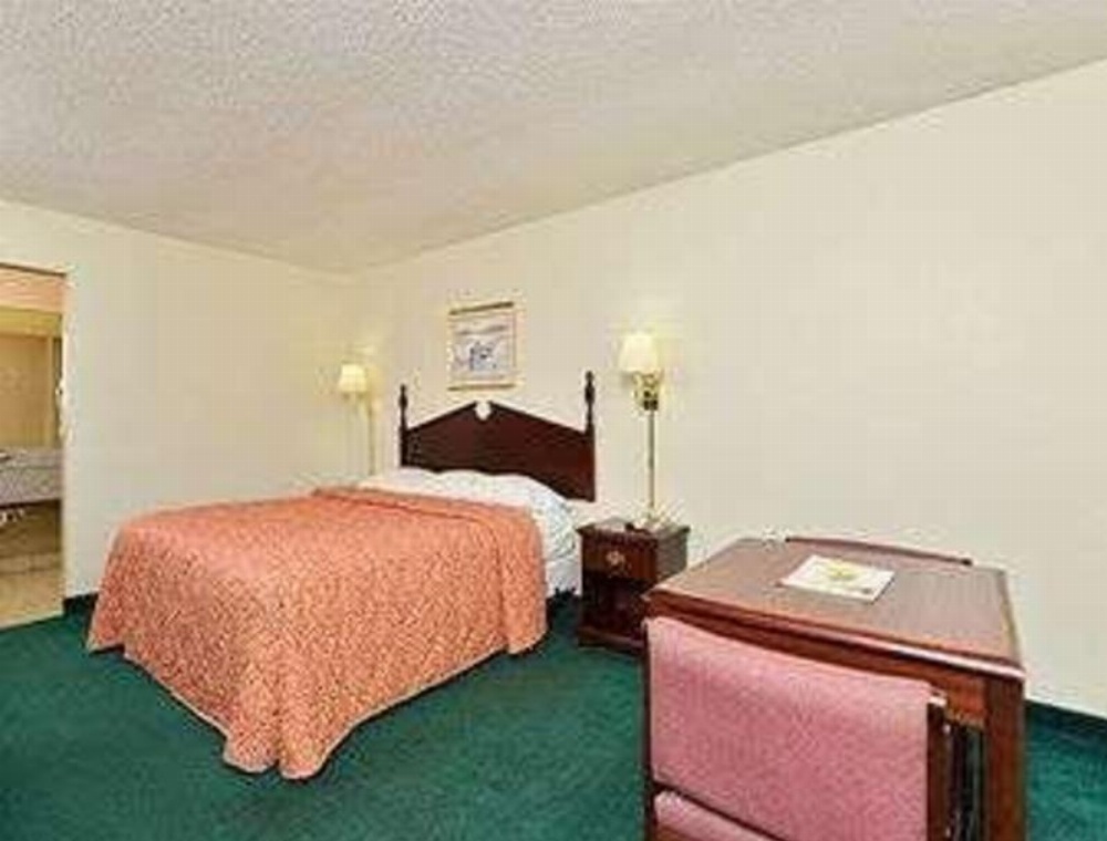 Super 8 by Wyndham Little Rock/North/Airport Main image